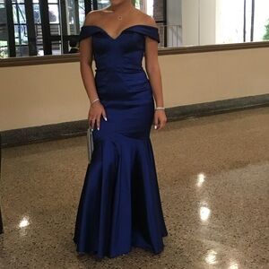 Elegant Off-Shoulder Blue Evening Gown